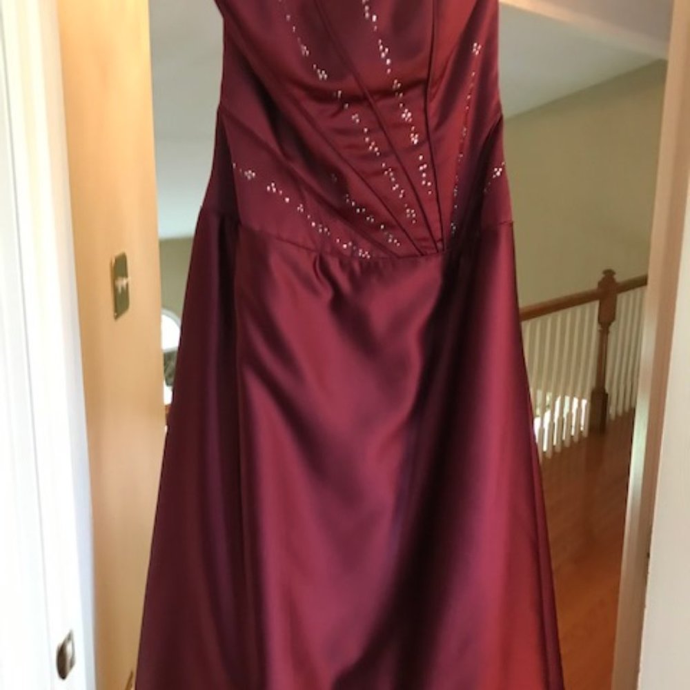 Burgundy gown w/wrap and rhinestones